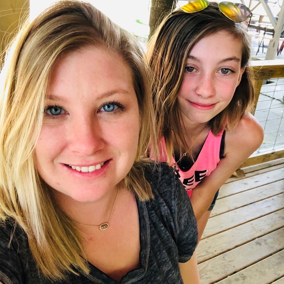 Meet your Posher, Danalee - Picture 1 of 1